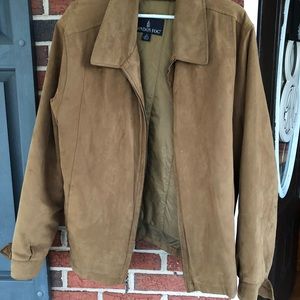 Men’s brown jacket